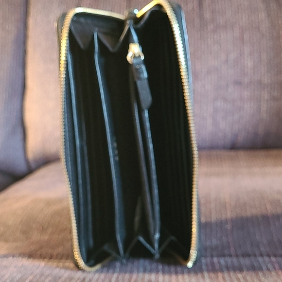 Two DKNY Wallets - Picture 2 of 5